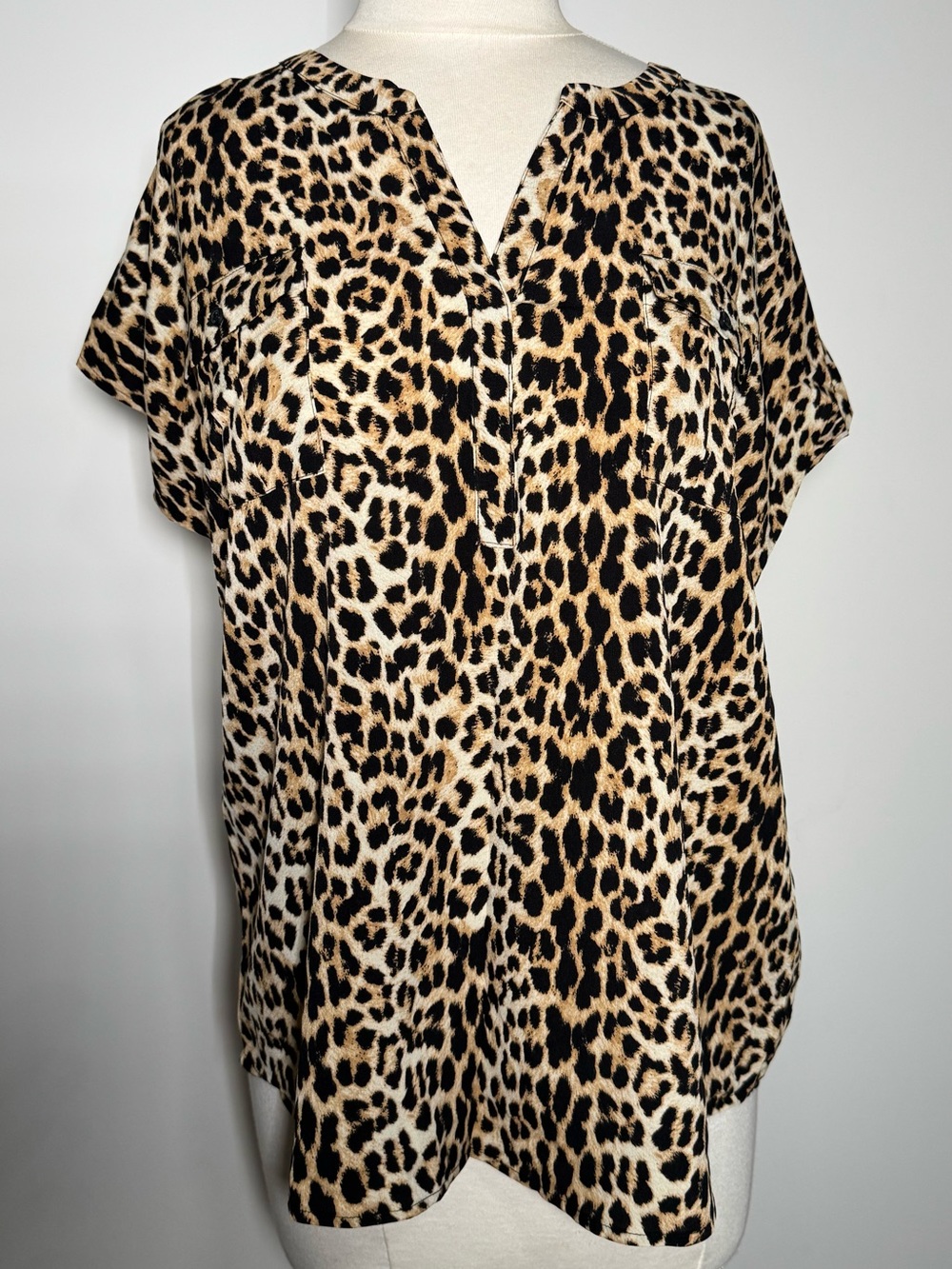 Jaclyn Smith XL Leopard Print Top Soft Slinky Made from Recycled Bottles LN